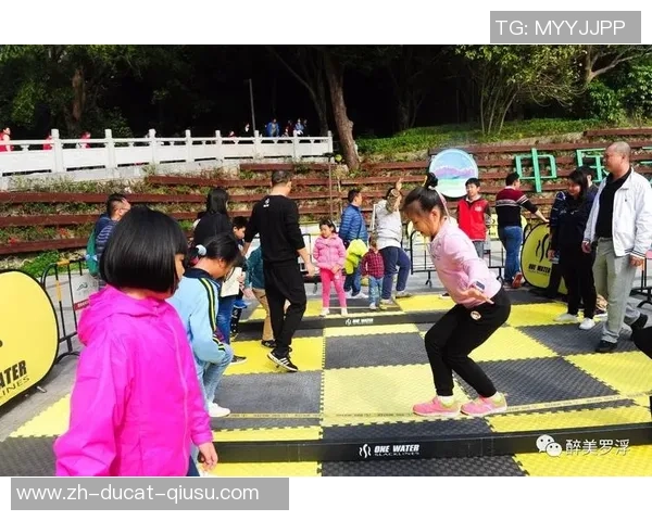 旋转跳动如履平地,高校一扁带扮演如“轻功”走红,教师:带子5厘米宽,躺着不难 旋转跳动如履平地,高校一扁带扮演如“轻功”走红,教师:带子5厘米宽,躺着不难